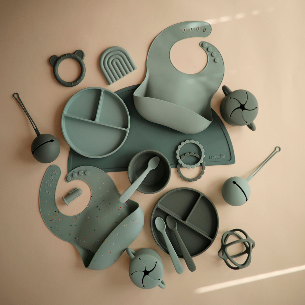 Babete Silicone Mushie - Solid Forest Green
