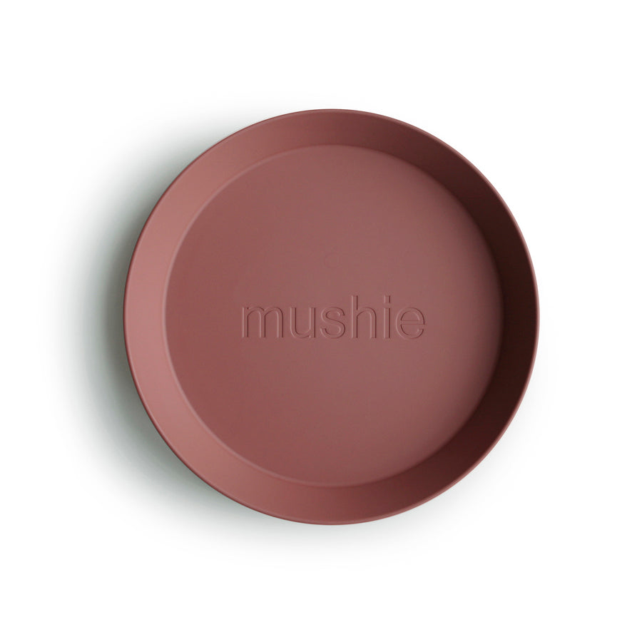 Conjunto 2 pratos redondos Mushie – Solid Woodchuck